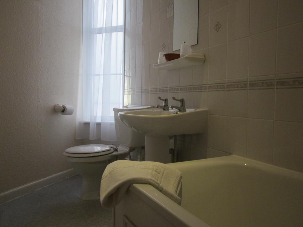 The Highcliffe Hotel Clevedon Ruang foto
