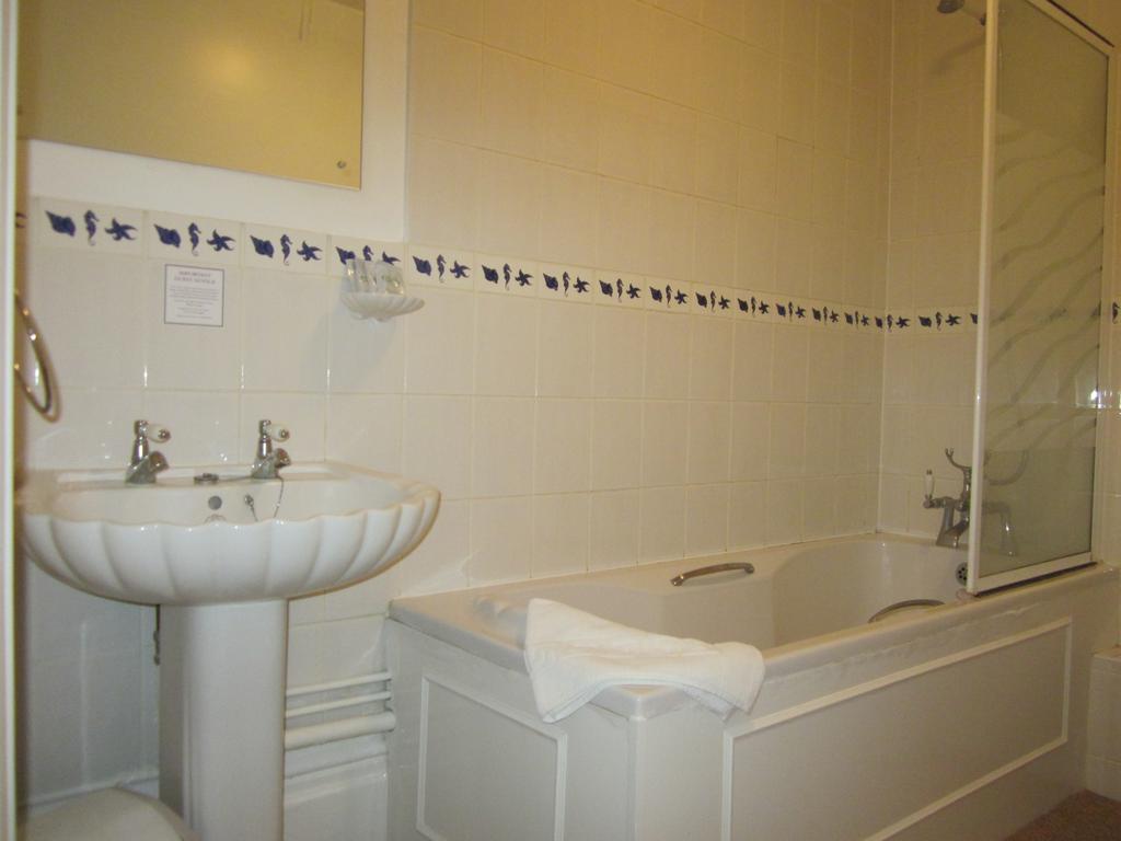 The Highcliffe Hotel Clevedon Ruang foto