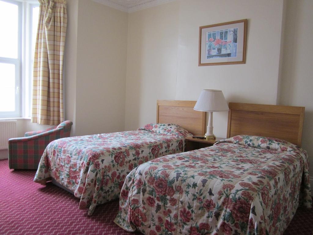 The Highcliffe Hotel Clevedon Ruang foto